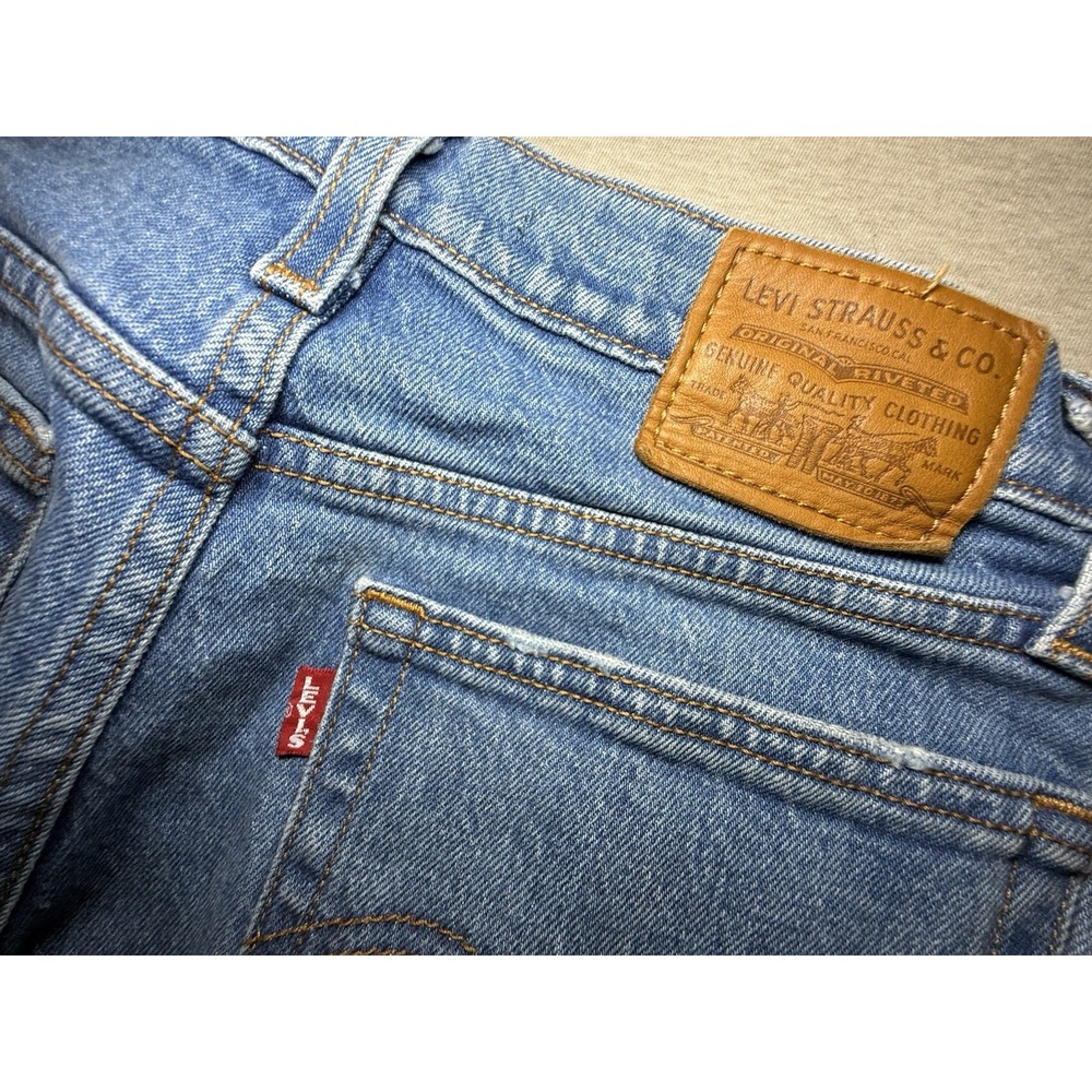 LEVIS Wedgie Straight 25 Light Wash Premium Woman Blue Jeans Button Distressed